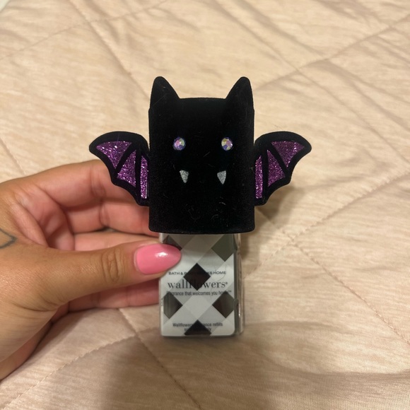 Wall Plug Ins - Picture 4 of 8